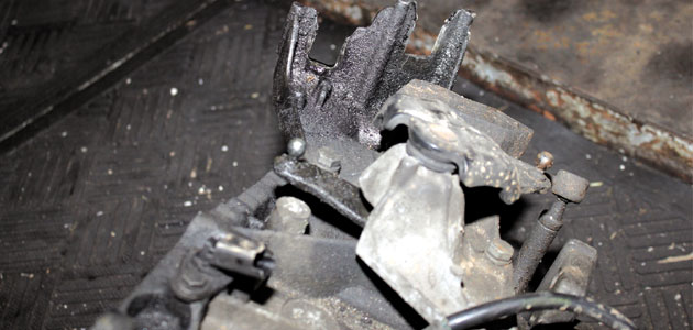 How to change a clutch on a Citroen Xsara Picasso